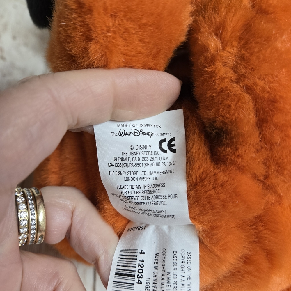VTG Disney Store Exclusive  Tigger 19" Plush Winnie the Pooh Authentic - Picture 6 of 12